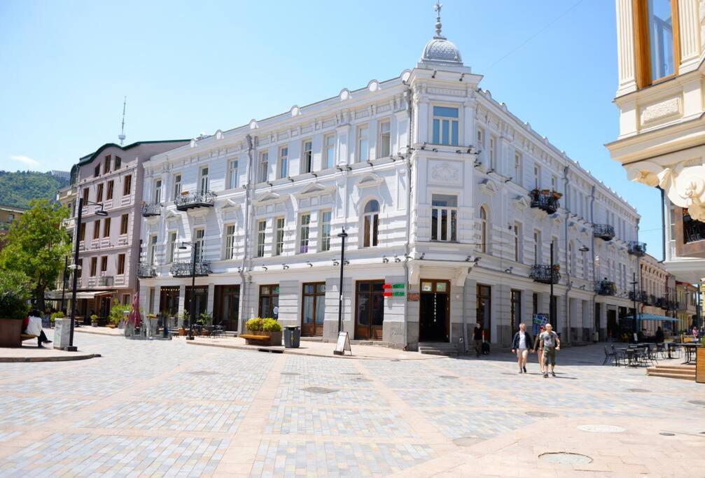 Your Cozy Place Tbilisi Bagian luar foto