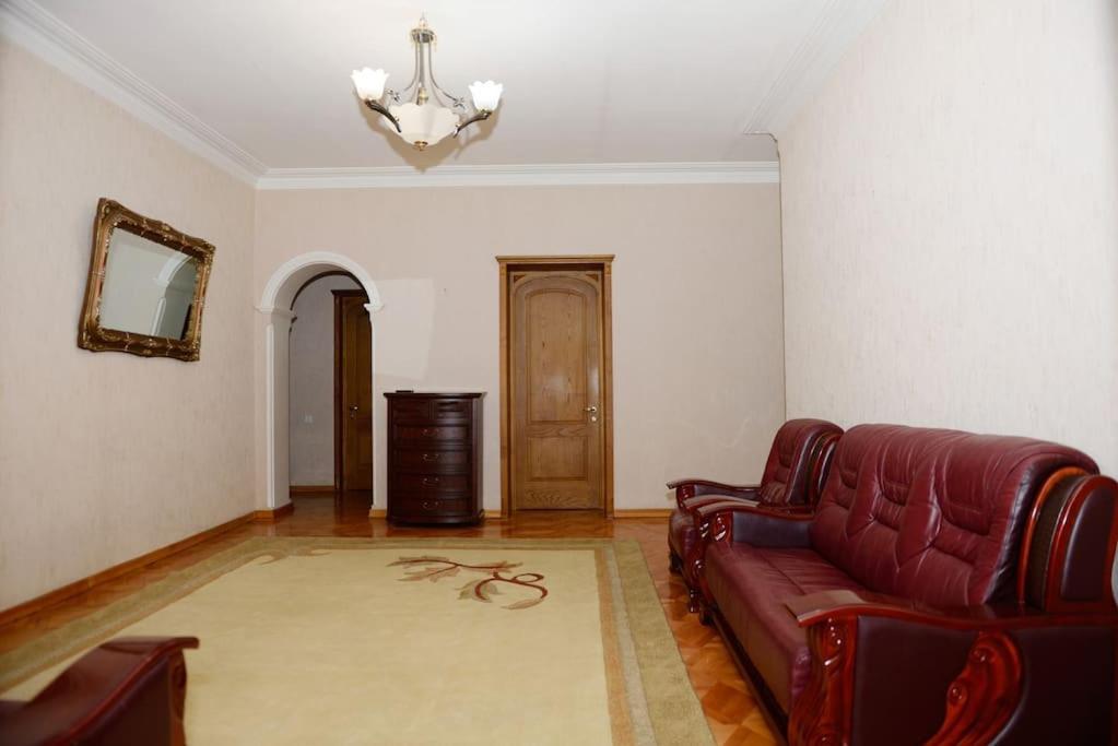 Your Cozy Place Tbilisi Bagian luar foto